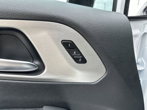 New 2024 Chrysler Pacifica Premium image 12