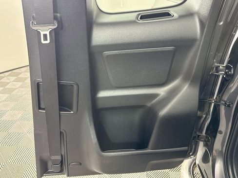 Used 2017 Toyota Tacoma SR AWD/4WD image 22