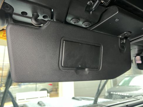 Used 2024 Jeep Wrangler Unlimited Rubicon image 25