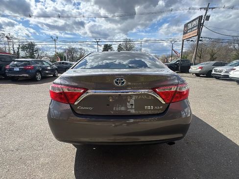 Used 2017 Toyota Camry XLE image 6