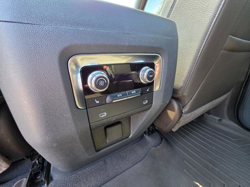 Used 2021 GMC Yukon XL Denali w/ Denali Premium Package RWD image 25