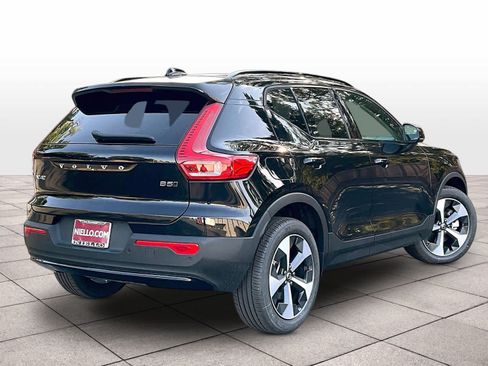New 2026 Volvo XC40 B5 Core w/ Climate Package AWD/4WD image 4