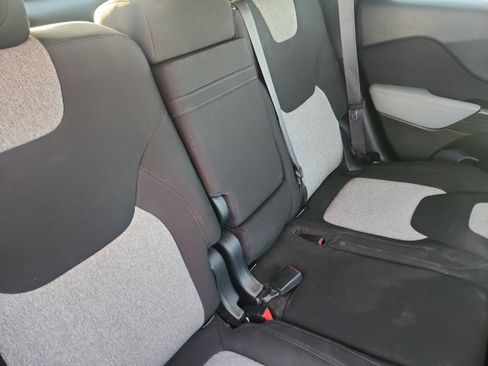 Used 2014 Jeep Cherokee Latitude image 19