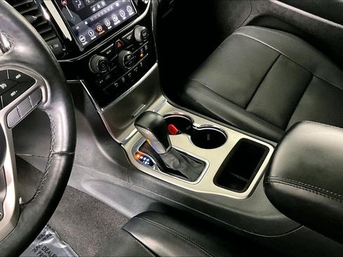 Used 2019 Jeep Grand Cherokee Limited w/ Luxury Group II image 16