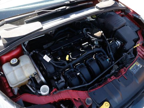 Used 2012 Ford Focus SEL image 39