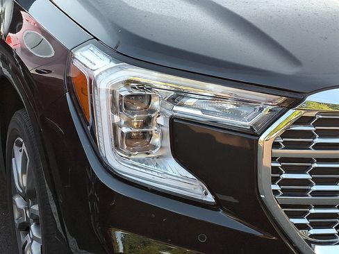 Used 2023 GMC Terrain Denali w/ Denali Premium Package AWD/4WD image 7