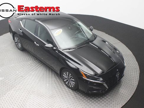 Used 2023 Nissan Altima 2.5 SV FWD image 3