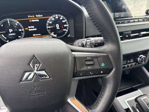 Used 2024 Mitsubishi Outlander SEL AWD/4WD image 19