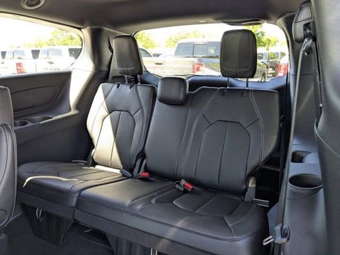 New 2026 Chrysler Pacifica Select FWD image 15