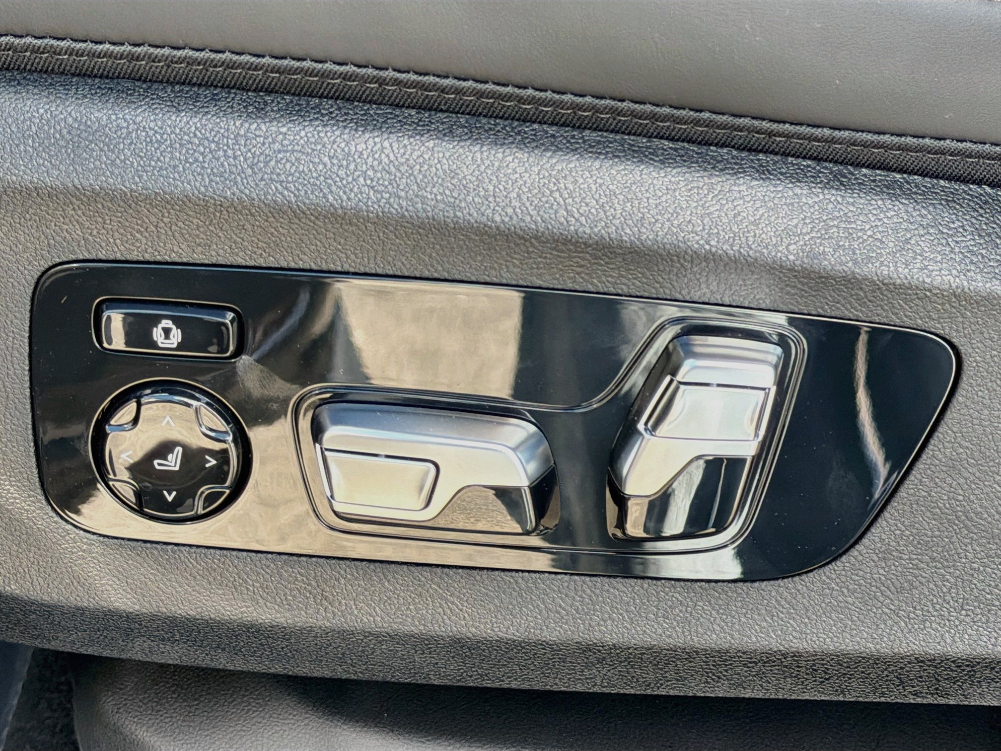 New 2027 BMW X6 xDrive40i w/ Executive Package AWD/4WD image 25