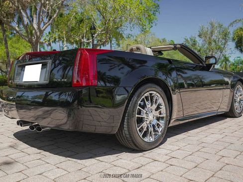 Used 2004 Cadillac XLR RWD image 8