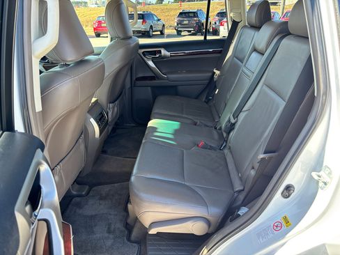 Used 2010 Lexus GX 460 image 21