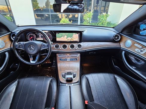 Used 2018 Mercedes-Benz E 300 4MATIC image 21