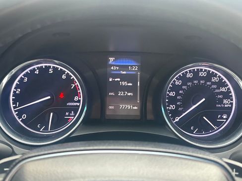 Used 2019 Toyota Camry SE image 21