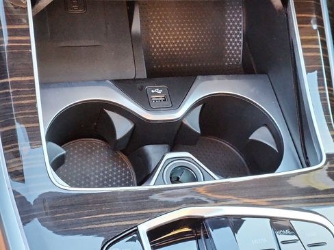 Certified 2024 BMW X7 xDrive40i w/ M Sport Package image 24