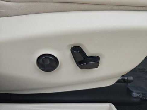 Used 2019 Chrysler Pacifica Limited image 19