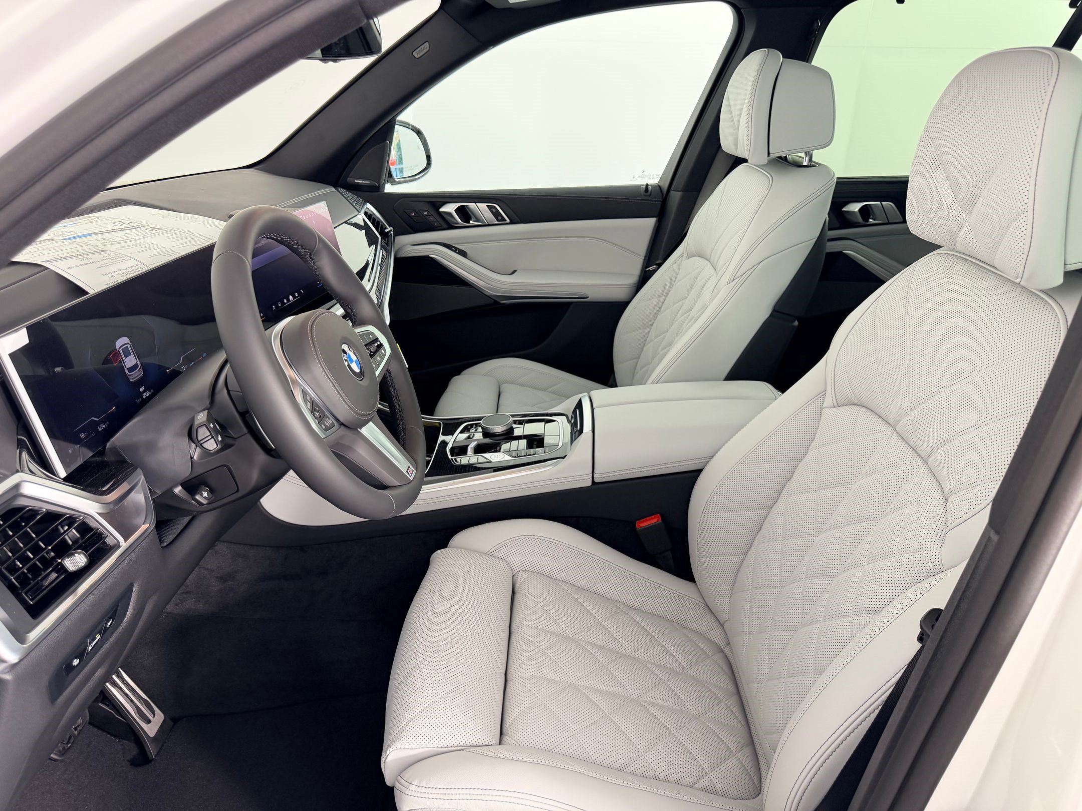 Used 2026 BMW X5 xDrive40i w/ M Sport Package AWD/4WD image 5