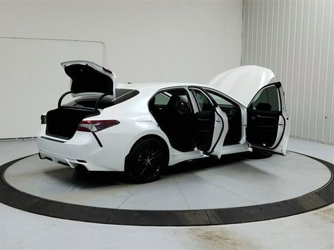 Used 2023 Toyota Camry XSE image 15