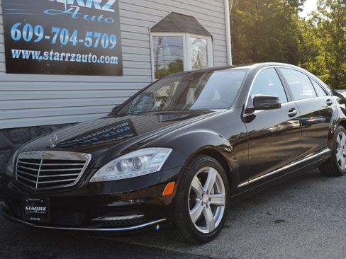 Used 2010 Mercedes-Benz S 550 S 550 4MATIC Sedan 4D image 1