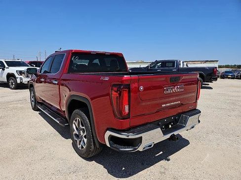 New 2026 GMC Sierra 1500 SLT image 3