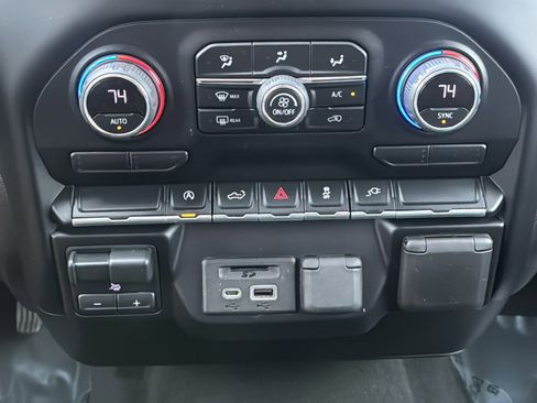 Used 2022 Chevrolet Silverado 1500 LT w/ All Star Edition Plus image 27