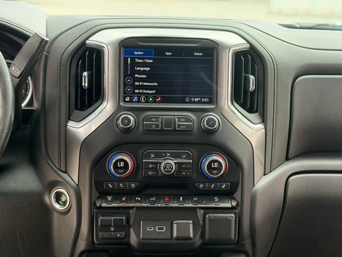 Used 2020 Chevrolet Silverado 2500 LTZ w/ LTZ Premium Package AWD/4WD image 31