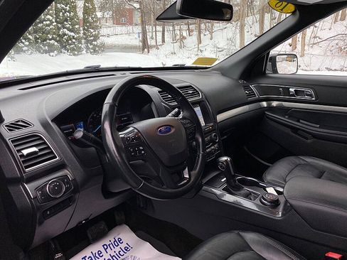 Certified 2018 Ford Explorer XLT w/ Equipment Group 202A image 23