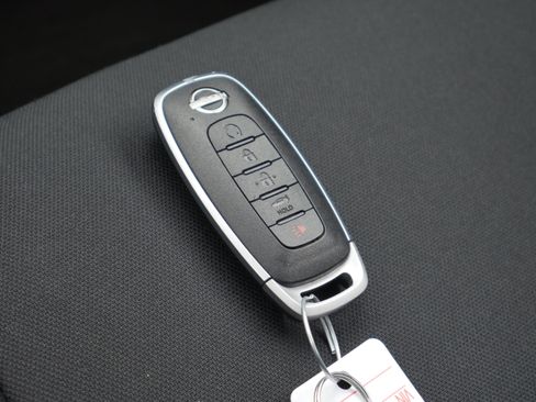 Certified 2023 Nissan Versa SR w/ Trunk Package image 30