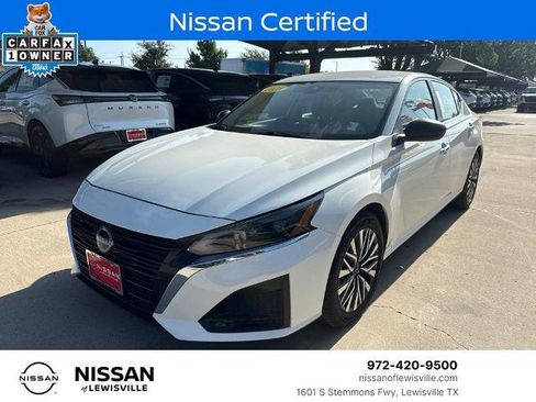 Certified 2025 Nissan Altima 2.5 SV FWD image 1