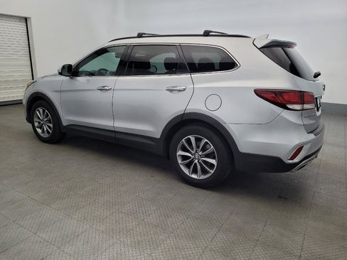 Used 2018 Hyundai Santa Fe SE image 3