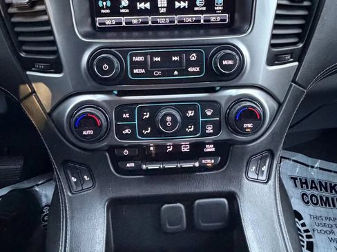 Used 2017 Chevrolet Suburban LT AWD/4WD image 17