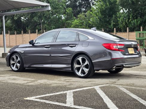 Used 2019 Honda Accord Touring image 6