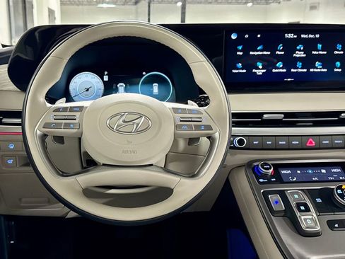 Used 2024 Hyundai Palisade Calligraphy image 17
