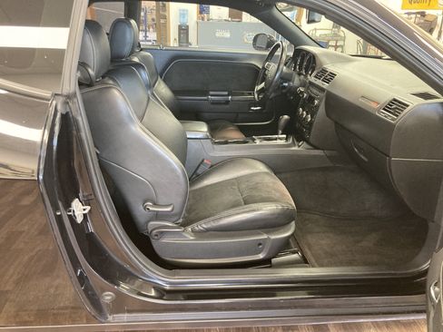 Used 2009 Dodge Challenger SRT8 RWD image 17