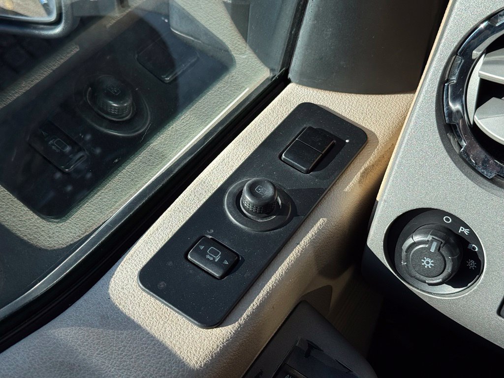 Used 2012 Ford F350 Lariat w/ Lariat Interior Pkg AWD/4WD image 32