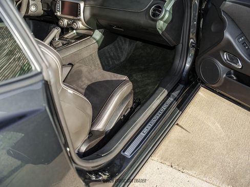 Used 2015 Chevrolet Camaro SS w/ SS Performance Package RWD image 27
