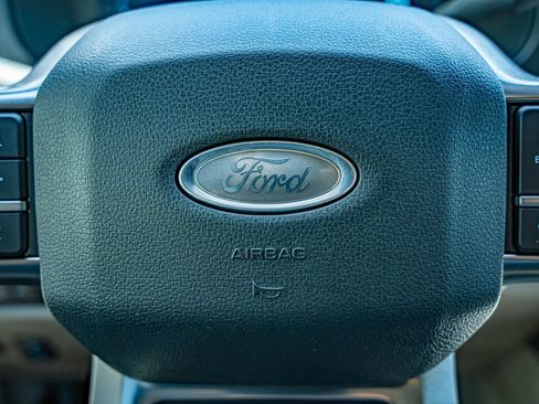 Used 2025 Ford F250 Platinum w/ Platinum Plus Package AWD/4WD image 25