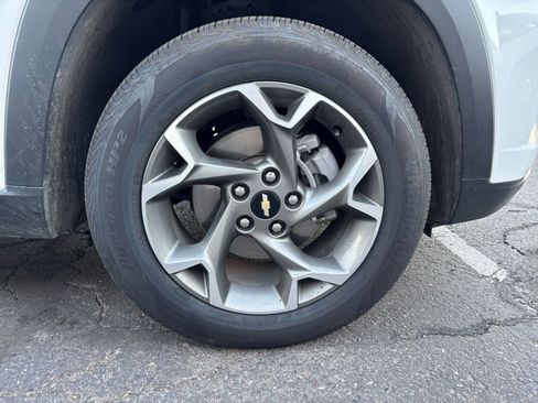 Used 2025 Chevrolet Trax LT image 29