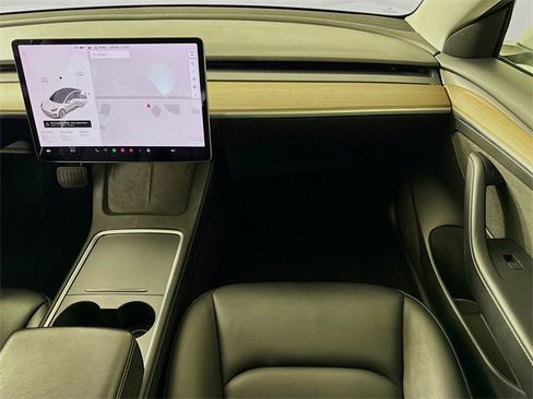 Used 2021 Tesla Model 3 Standard Range Plus image 37