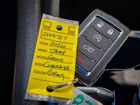 Used 2026 Jeep Grand Cherokee Limited AWD/4WD image 47