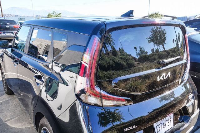 Certified 2025 Kia Soul EX FWD image 12