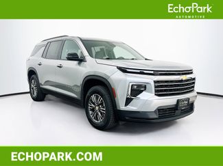Used 2025 Chevrolet Traverse LT video 1