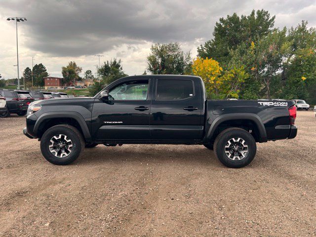 Used 2019 Toyota Tacoma TRD Off-Road AWD/4WD image 2