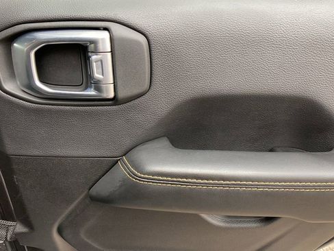 Used 2024 Jeep Wrangler Sahara w/ Safety Group image 33