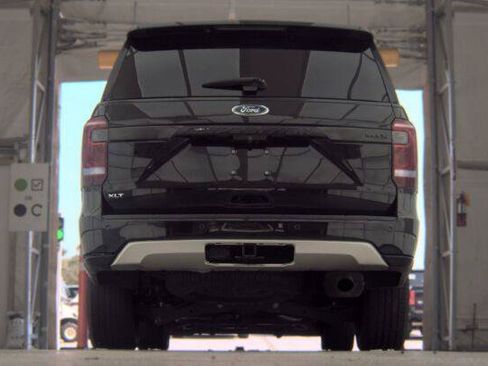 Used 2020 Ford Expedition Max XLT w/ Equipment Group 202A AWD/4WD image 5