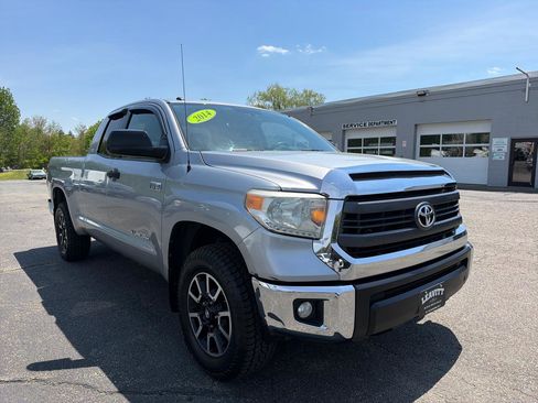 Used 2014 Toyota Tundra SR5 AWD/4WD image 7
