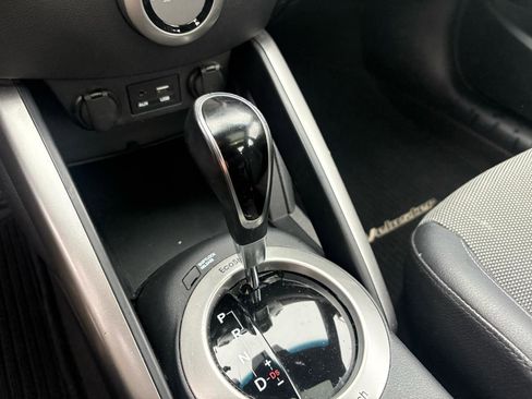 Used 2016 Hyundai Veloster Base w/ Option Group 02 image 25