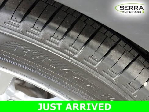 Used 2024 Honda CR-V EX-L image 11