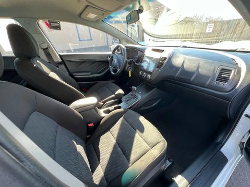 Used 2016 Kia Forte LX image 10