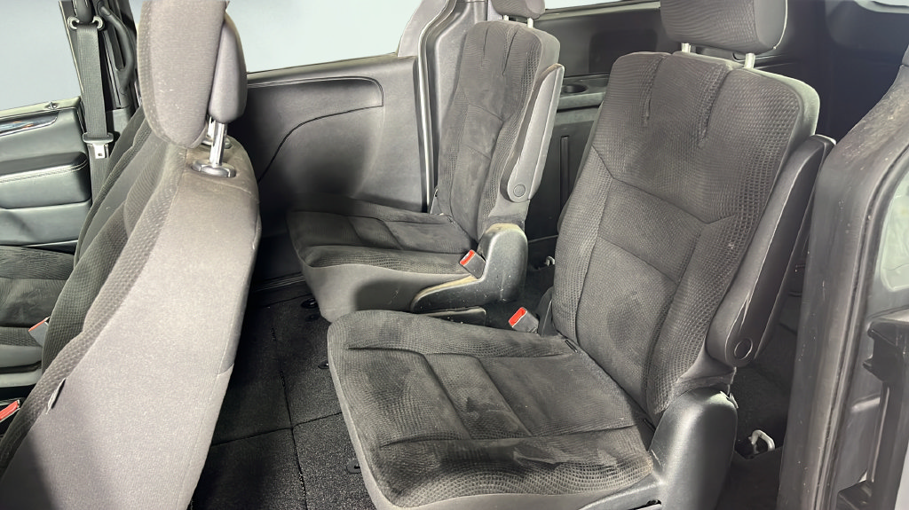 Used 2018 Dodge Grand Caravan SE FWD image 15